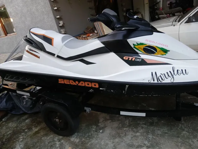 Vendo jetski seadoo gti 130 2007 em ótimo estado de conservação com carretinha rodoviária 