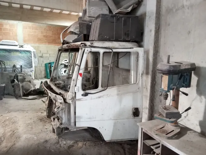 Cabine Mercedez 1318 1620