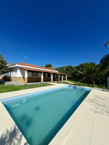 CASA TÉRREA EM TERRENO DE 1.100 METROS NO JARDIM ITAPEMA
