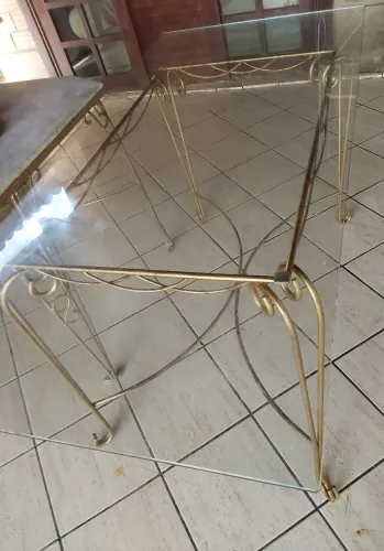Mesa de ferro sem as cadeiras