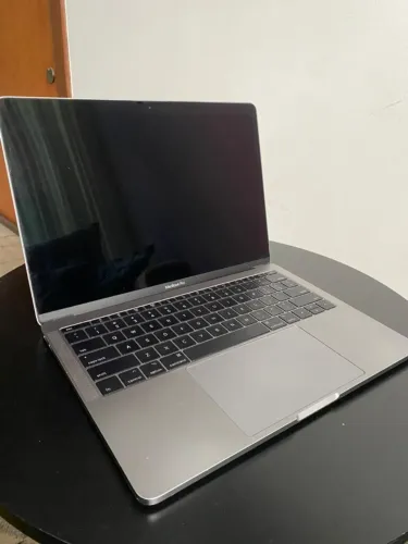 Macbook Pro 2017 8gb 13 polegadas Core i5 256 SSD