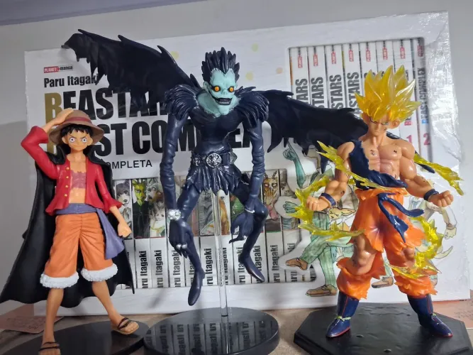 Figures Dragon ball, One Piece e Death Note