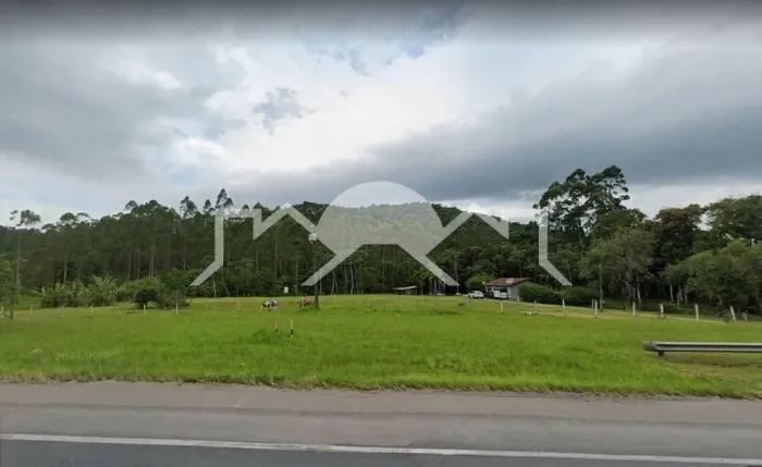 Amplo Terreno com Área Total de 7.000 metros