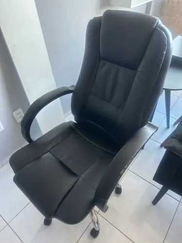 Cadeira escritório com rodinhas para vender logo