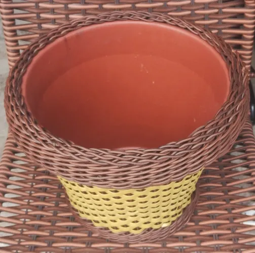 VENDO JARROS NOVOS TRABALHADO NA FIBRA SINTÉTICO CAPACIDADE PARA 10 LITROS 