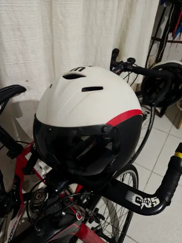 Capacete aero Triathlon/TT