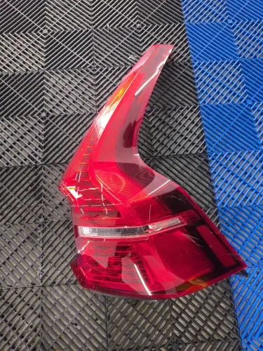 Lanterna traseira direita volvo xc60 2020 a 2024