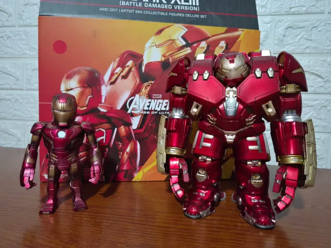 Avengers Age of Ultron Hulkbuster e Iron Man Mark LXIII Batle Damage Artist Mix Hot Toys