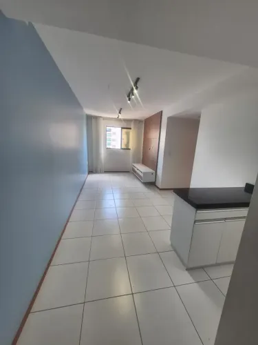Alugo quarto e sala com os fixos na Ponta Verde Nascente