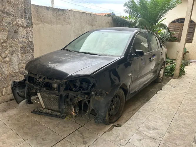 Volkswagen Polo Sedan 1.6 MI Total Flex 8V 4P 2007
