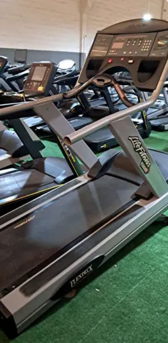 Esteira Life Fitness 9500HR
