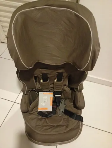 Cadeirinha de criança para automóvel 