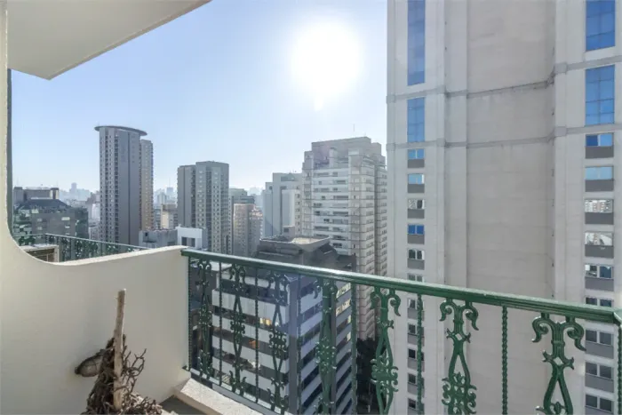 Apartamento à venda com 2 quartos, sendo 1 suíte, no condomínio Andréa, São Paulo - SP