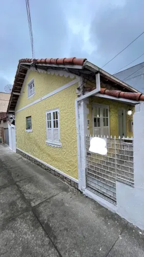 ALUGO CASA COMERCIAL/LOJA REFORMADA NO CENTRO DE TERESÓPOLIS!