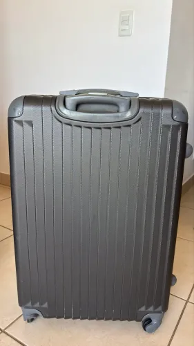 Mala de Viagem, Capacidade de 24Kg, Usada