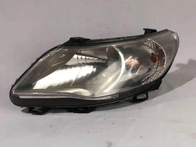 Farol esquerdo Volkswagen Gol G5, Voyage G5 e Saveiro G5 2009/2012