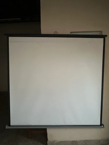 Tela de projeção retrátil TES 1,8M x 1,8M