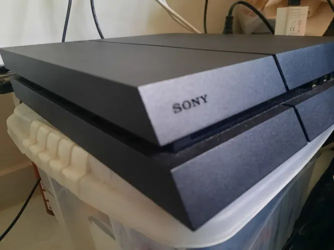 PS4 1tb com 1 controle