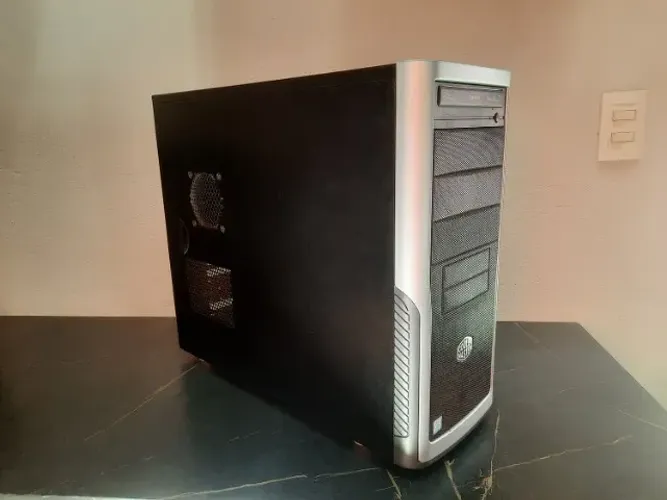 Gabinete de computador Cooler Master Elite 340 Usado
