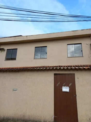 ALUGUEL: Sobrado germinado , 1quarto,sala, cozinha, banheiro e área de serviço.