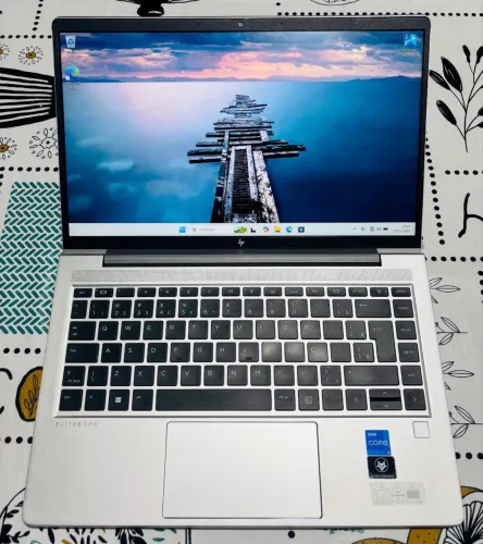HP ELITEBOOK 640 G9 16 GB MUITO NOVO 