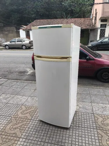 Geladeira garantia 1 mês, entrego volta redonda