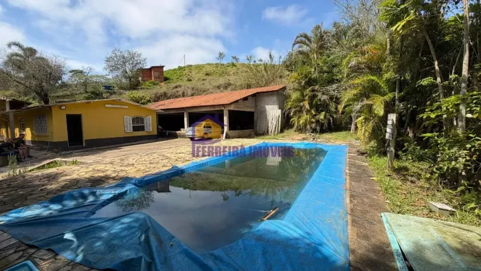 Ibiúna, chácara com lago e 2 casas