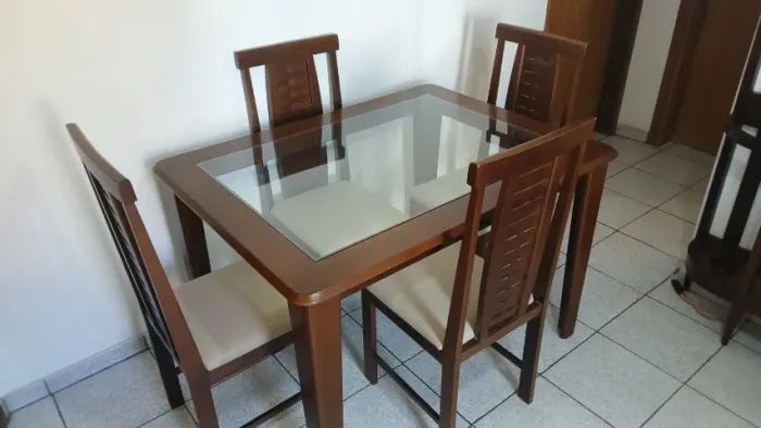 Conjunto Sala de Jantar Madeira Maciça Weihermann (Mesa + 4 Cadeiras) - Ótimo Estado!