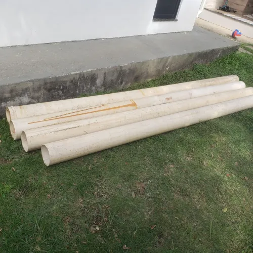 Vendo 2 varas de 3 metros, 1 vara de 2 80m e 1 vara de 2 metros de tubo 100mm. Preço R$115