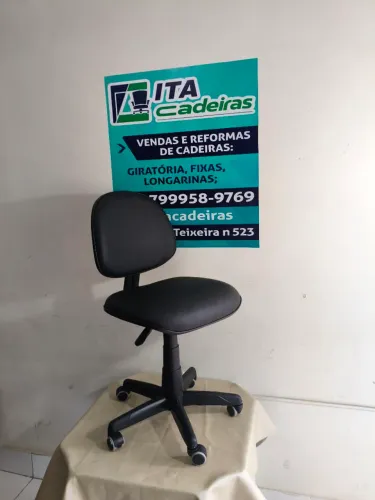 Cadeira giratória forro novo 