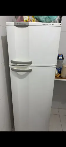 Geladeira Eletrolux funcionando perfeitamente entrego