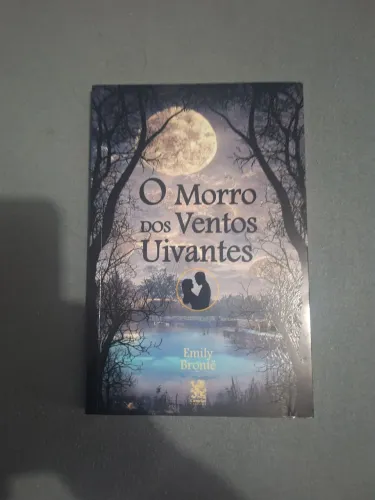 Livro O morro dos ventos uivantes