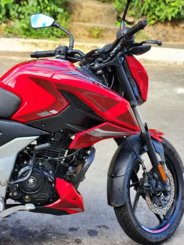 Bajaj Pulsar n150