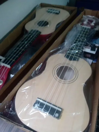 Ukeleles Novos