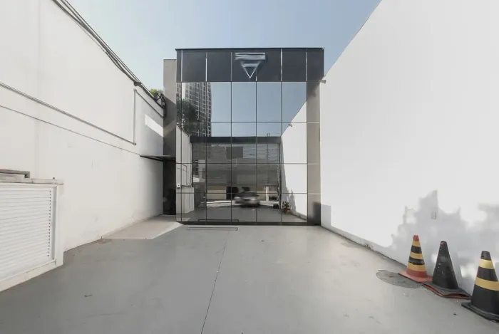 Loja na Rua Conselheiro Saraiva, 571 650 m²