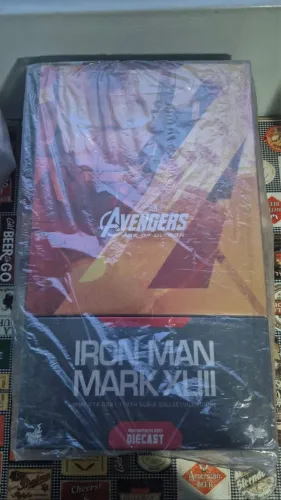 Hot toys iron man Mark 43
