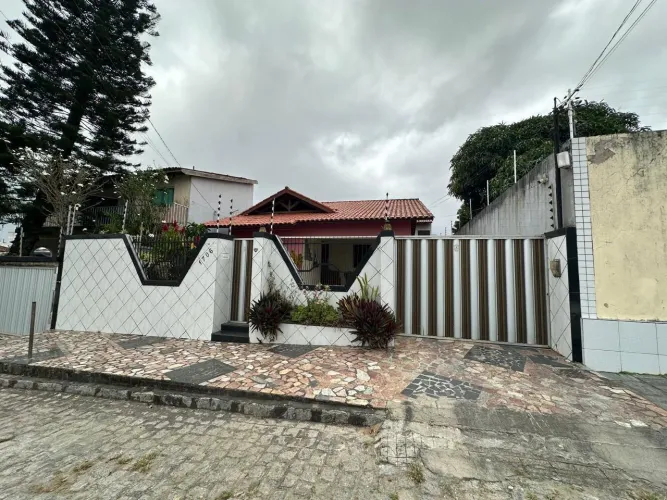 Casa grande 5 qts no Jardim Paulistano