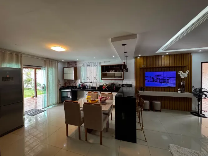 Vendo ou troco casa no condomínio portal de búzios na beira da rodovia Amaral Peixoto RJ 