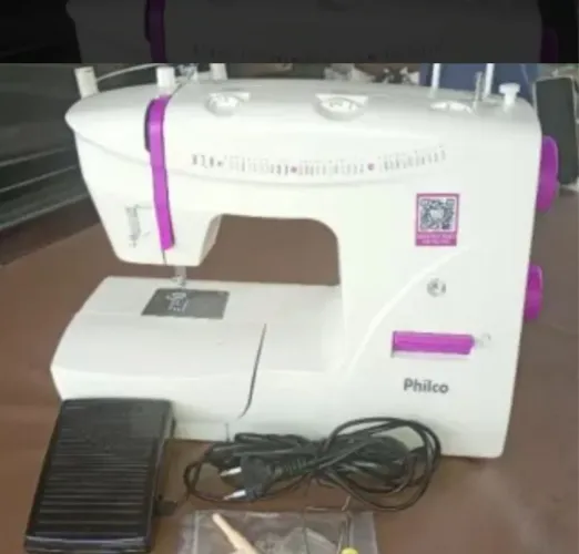 Vendo Máquina de Costura nova