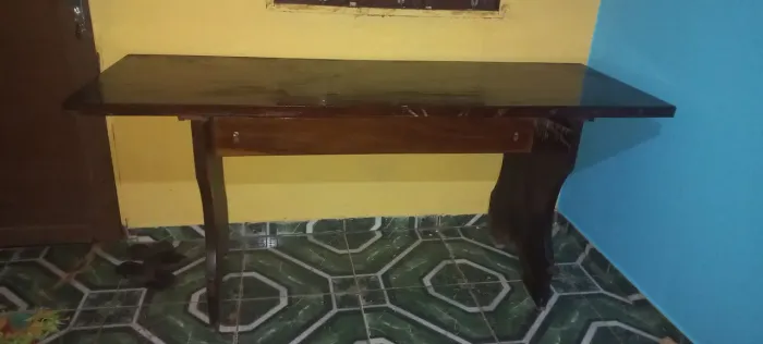 Mesa de madeira Ipê 67cm de largura por 1,90m de comprimento 
