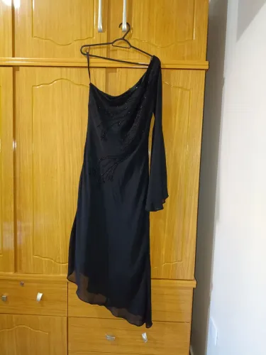 Vestido ombro único