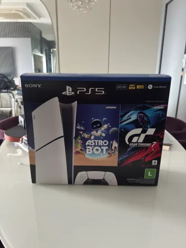 PlayStation 5 Slim 825GB + 2 jogos digitais