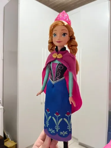 Boneca Anna Frozen Hasbro 2013 completa 