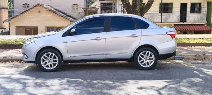 Fiat Grand Siena Essence Dual. 1.6 Flex 16V 2013