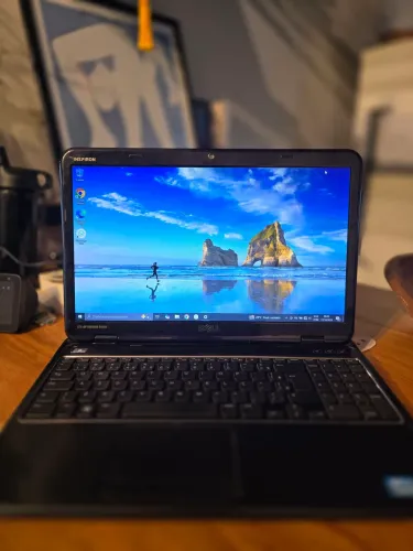 Notebook Dell Inspiron Rápido (Intel i5 / 6GB RAM / SSD / Windows 10 Pro)