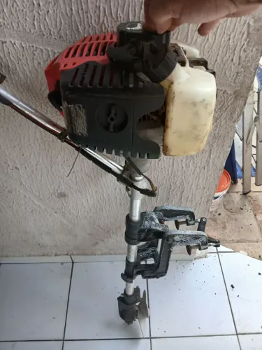 Motor de popa toyama