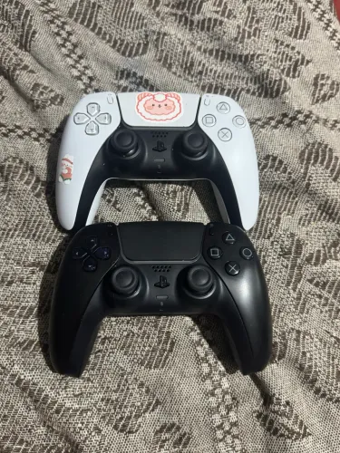 Ps5 slim + 2 controles 