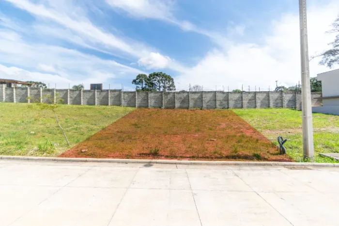 Terreno com 180m² à venda em condomínio fechado - Condomínio Reserva Floresta do Lago