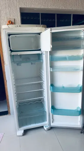 Geladeira conservada