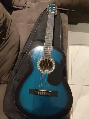 Vendo ou tro violão com capa